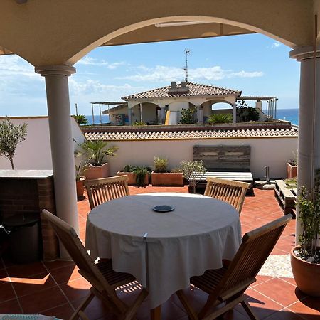 Cal Salmare Seafront Apartment With Rooftop Terrace And Pool Calafell Luaran gambar