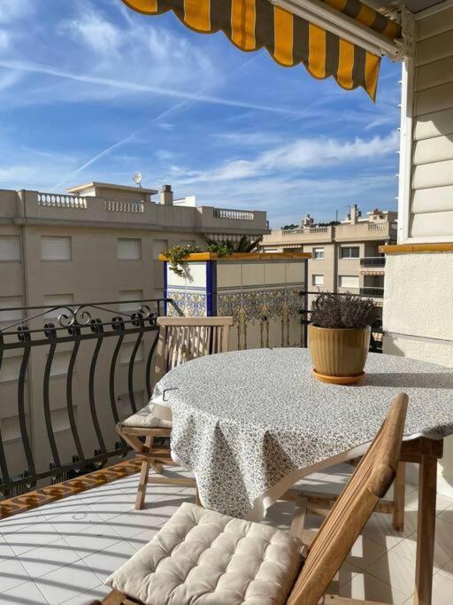 Cal Salmare Seafront Apartment With Rooftop Terrace And Pool Calafell Luaran gambar
