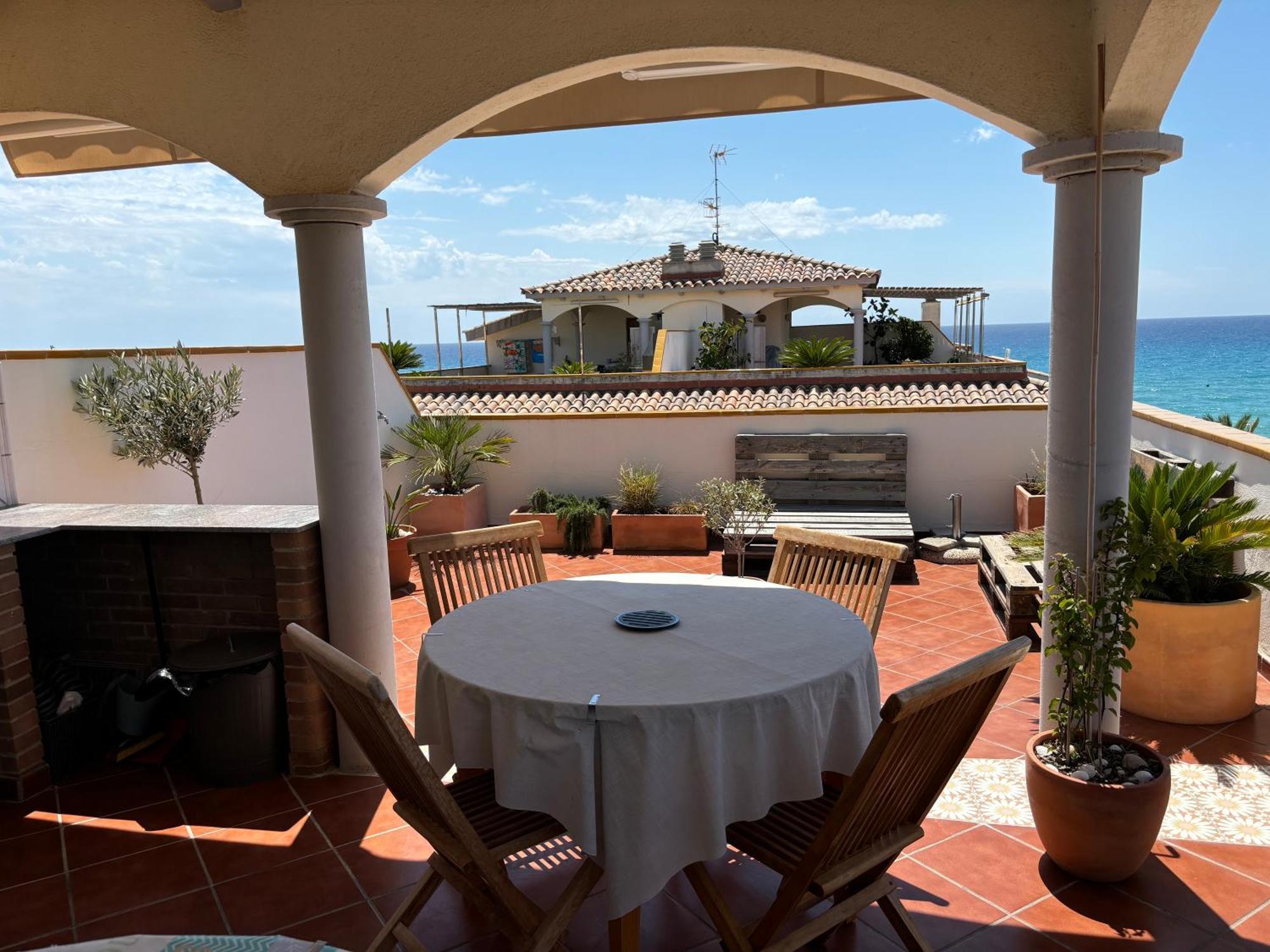 Cal Salmare Seafront Apartment With Rooftop Terrace And Pool Calafell Luaran gambar